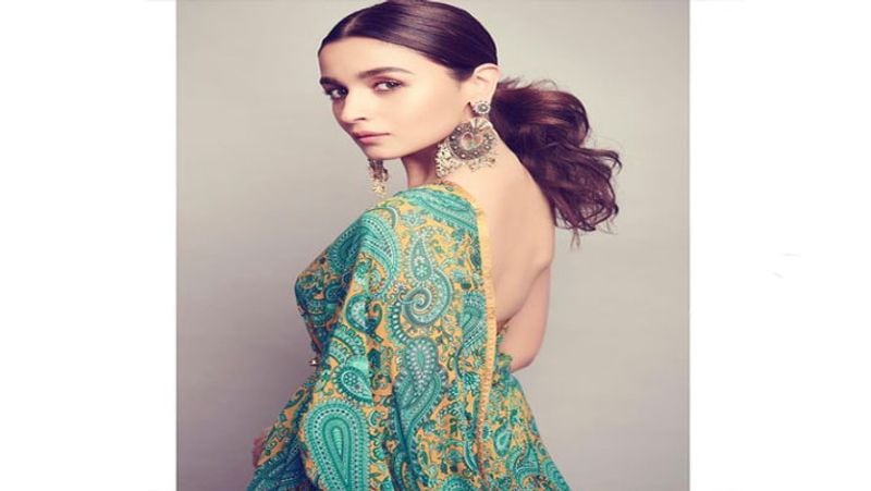Diwali 2021 alia bhatt deshi look for deepawali