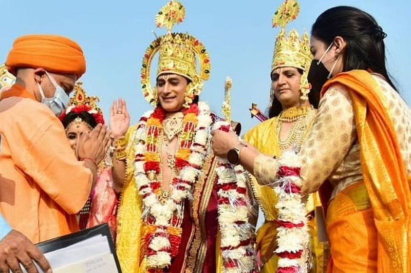 diwali 2021,ayodhya deepotsav, city of lord ram illuminated with the light and lamps
