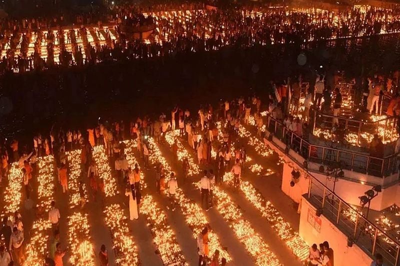 diwali 2021,ayodhya deepotsav, city of lord ram illuminated with the light and lamps