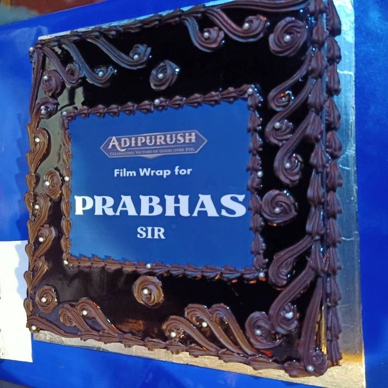 prabhas completed adipurush shooting unit celabrations