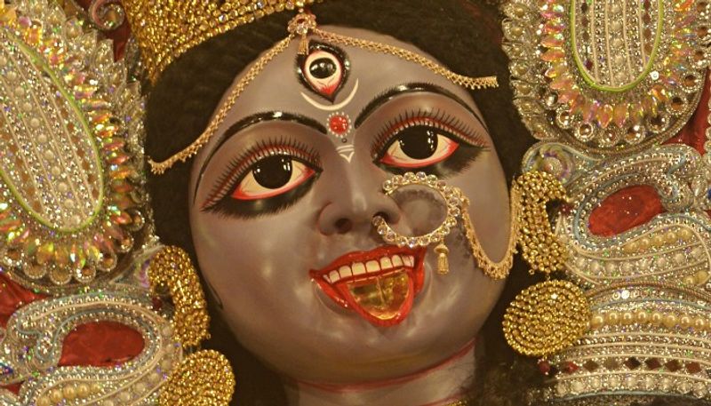 Chief Minister Mamata Banerjee has inaugurated Kali Pujo at Janbazar in central Kolkata RTB