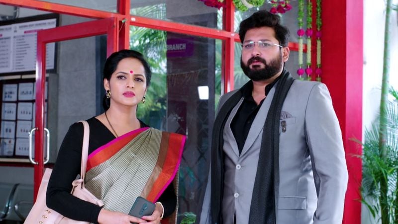 Vasudhara feels hurt when Rishi avoids her in todays guppedantha manasu serial episode