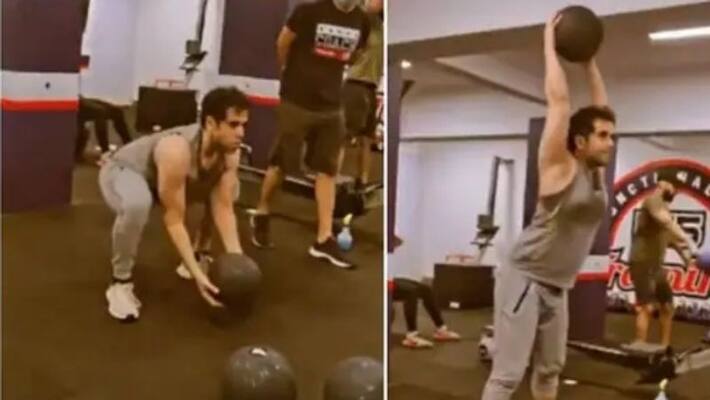 Tusshar Kapoor doing animal flow workout Tusshar Kapoor doing animal flow workout