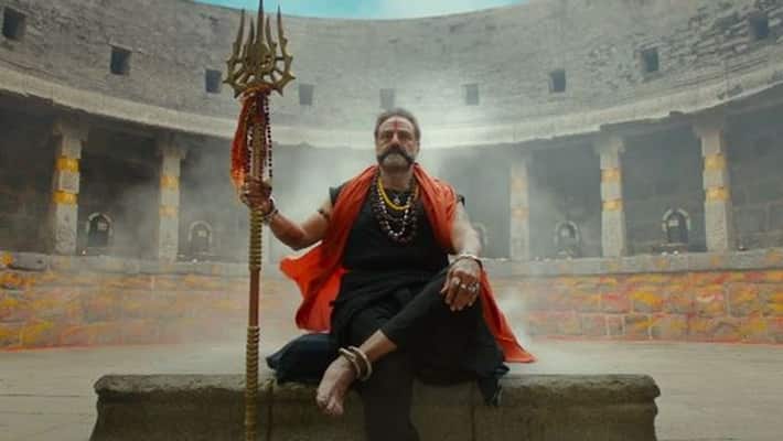 Akhanda Trailer: బ్రేకుల్లేని బుల్డోజర్ లా తొక్కేస్తా అంటున్న బాలయ్య....  మూడు గెటప్స్ లో నటవిశ్వరూపం | Balayya looks unstoppable here is most  awaited akhanda trailer
