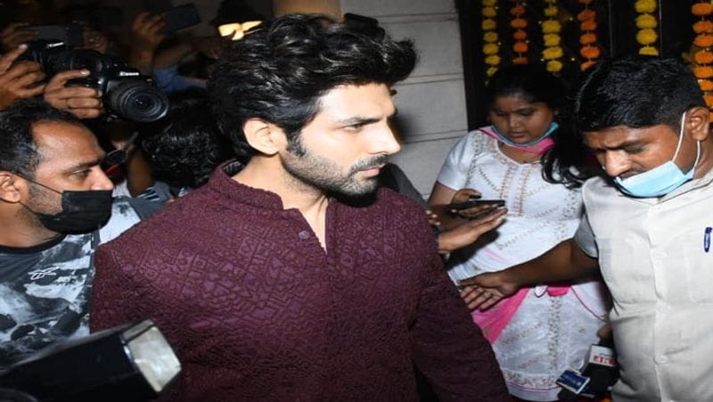 Diwali Bash 2021 ekta kapoor grand deepawali party salman khan and kartik aaryan attend