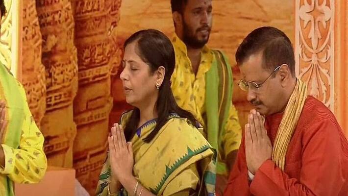 delhi cm arvind kejriwal and his wife take part in diwali puja at thyagraj stadium with ministers delhi cm arvind kejriwal and his wife take part in diwali puja at thyagraj stadium with ministers