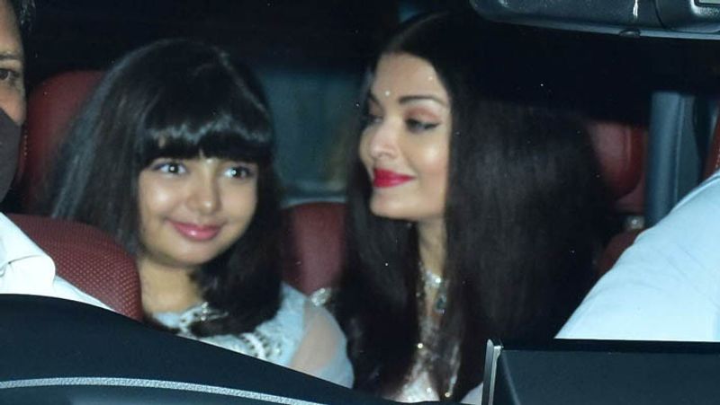Diwali 2021, Amitabh Bachchan with Aishwarya Rai and abhishek bachchan at Pratiksha bungalow for laxmi puja