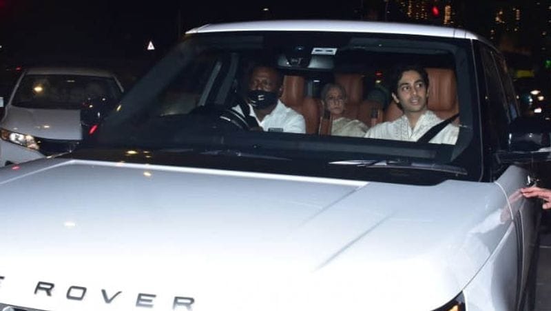 Diwali 2021, Amitabh Bachchan with Aishwarya Rai and abhishek bachchan at Pratiksha bungalow for laxmi puja
