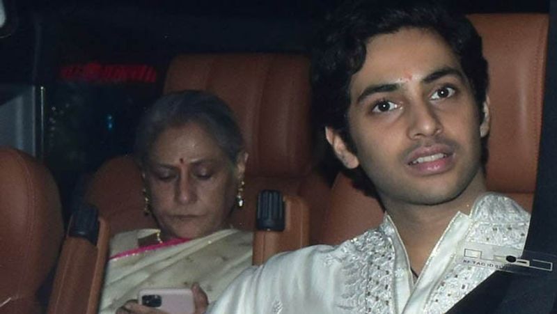 Diwali 2021, Amitabh Bachchan with Aishwarya Rai and abhishek bachchan at Pratiksha bungalow for laxmi puja