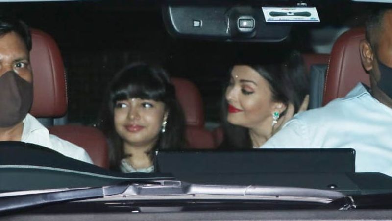 Diwali 2021, Amitabh Bachchan with Aishwarya Rai and abhishek bachchan at Pratiksha bungalow for laxmi puja