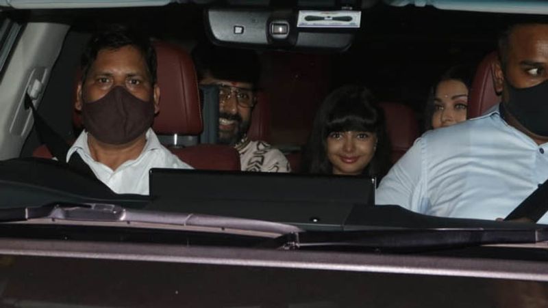 Diwali 2021, Amitabh Bachchan with Aishwarya Rai and abhishek bachchan at Pratiksha bungalow for laxmi puja