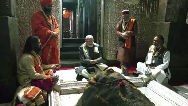 PM Modi offers prayers at Kedarnath temple in Uttarakhand pod