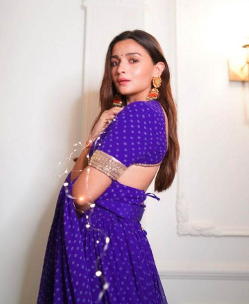 Alia Bhatt wraps her arms around Ranbir Kapoor in Diwali photo dpl