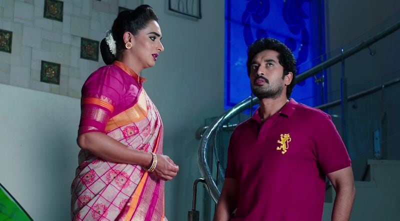 Soundarya lies to Deepa when she confronts in todays Karthika deepam serial episode