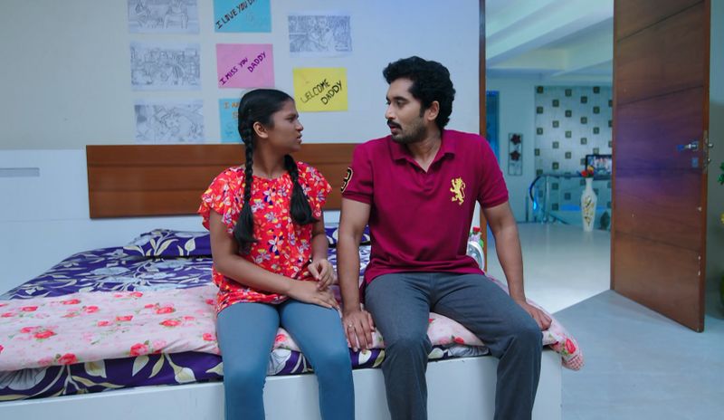 Soundarya lies to Deepa when she confronts in todays Karthika deepam serial episode