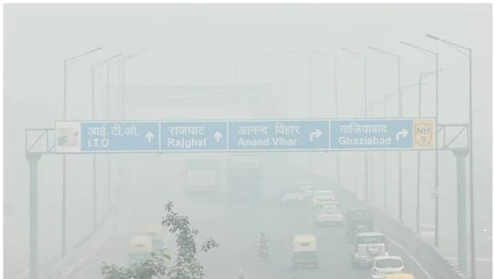 Delhi air quality deteriorates to severe, risk of respiratory and eye problems increasing DVG Delhi air quality deteriorates to severe, risk of respiratory and eye problems increasing DVG