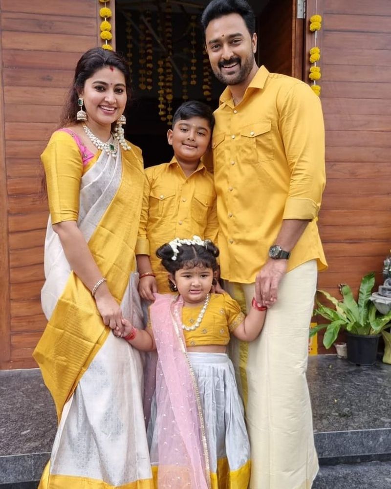 Actress sneha celebrate diwali with family cute photos goes viral