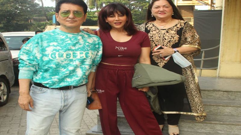 Sooryavanshi Sajid Nadiadwala booked the entire theater to watch rohit shetty akshay kumar Katrina kaif movie