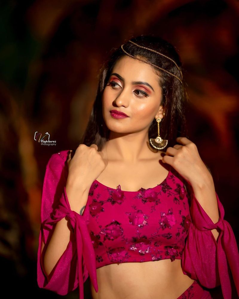 Dhee anchor Deepika pilli shines in magenta trendy wear her latest poses goes viral