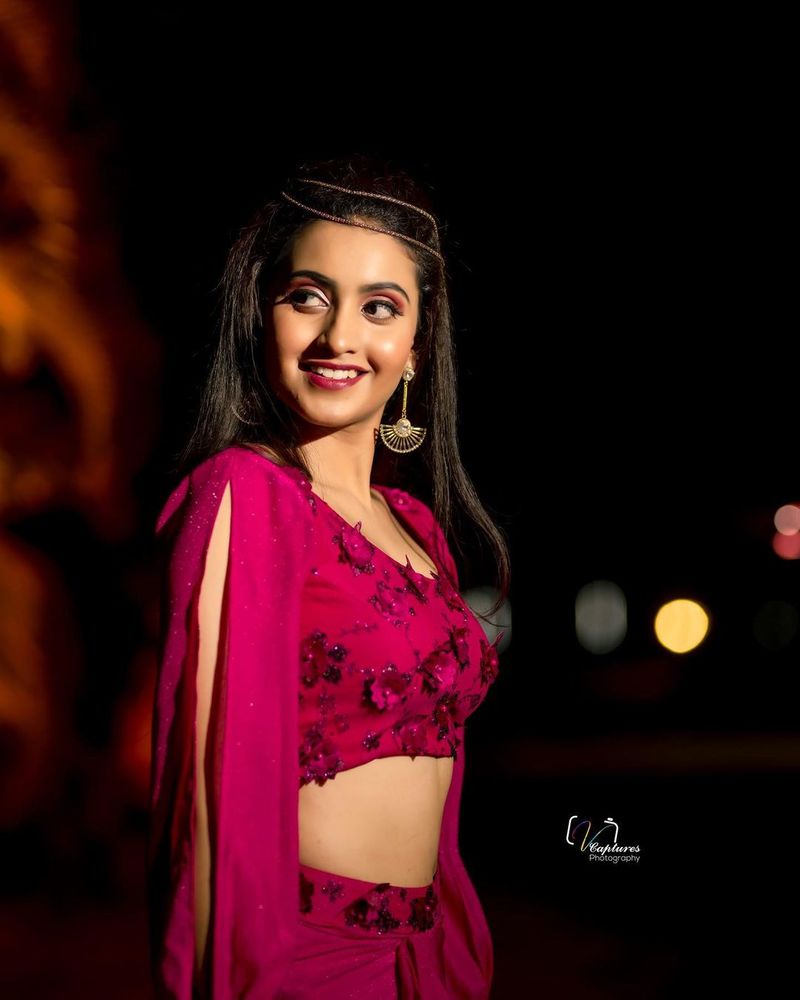 Dhee anchor Deepika pilli shines in magenta trendy wear her latest poses goes viral