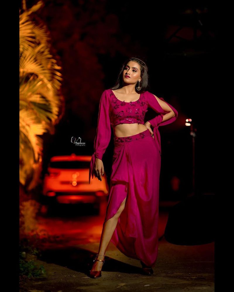 Dhee anchor Deepika pilli shines in magenta trendy wear her latest poses goes viral