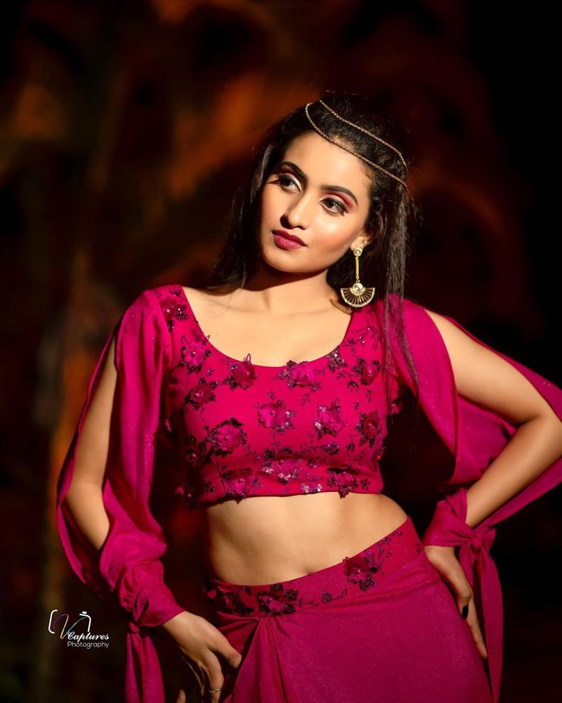 Dhee anchor Deepika pilli shines in magenta trendy wear her latest poses goes viral