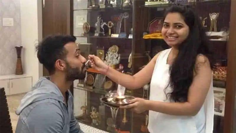 T20 World Cup 2021: Bhai Dooj, diwali, virat kohli to ms dhoni meet 10 cricketers sister