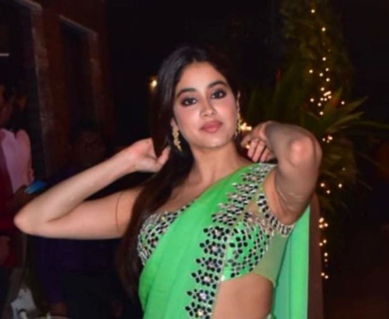 Diwali 2021 Janhvi Kapoor flaunts her style in Green saree dpl