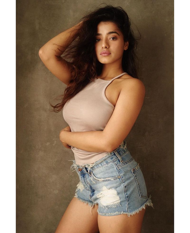 director pui romantic fame ketika sharma sets fire to internet with her bold photo shoot