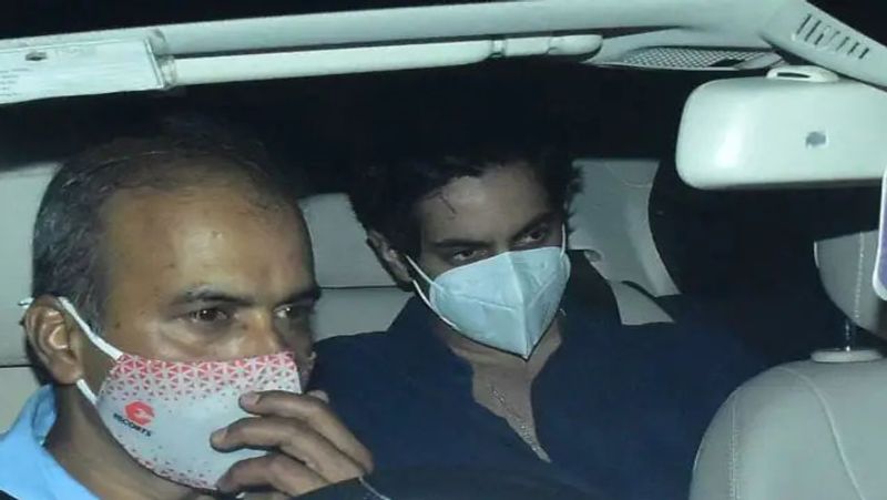 Khushi Kapoors birthday party Bhumi Pendnekar arrived in sexy look dpl