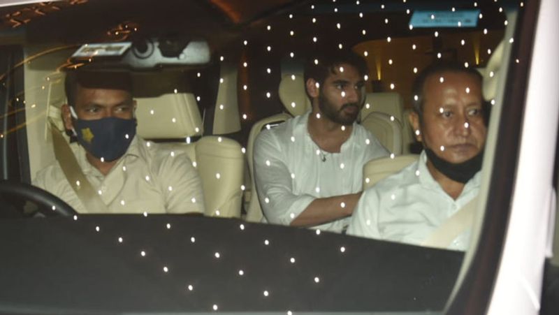 Khushi Kapoors birthday party Bhumi Pendnekar arrived in sexy look dpl