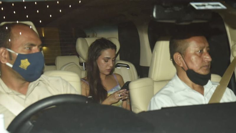Khushi Kapoors birthday party Bhumi Pendnekar arrived in sexy look dpl