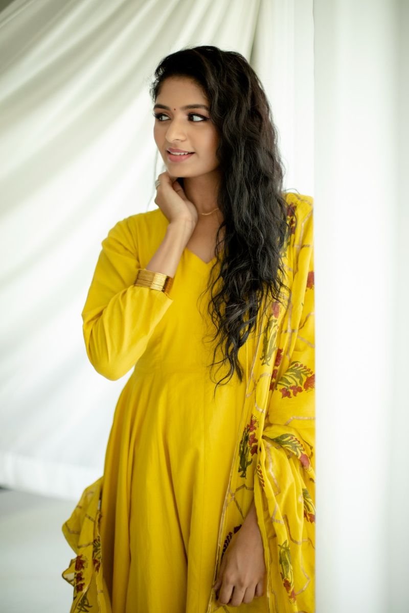 Viruman movie actress aditi shankar yellow color salwar photos viral in internet