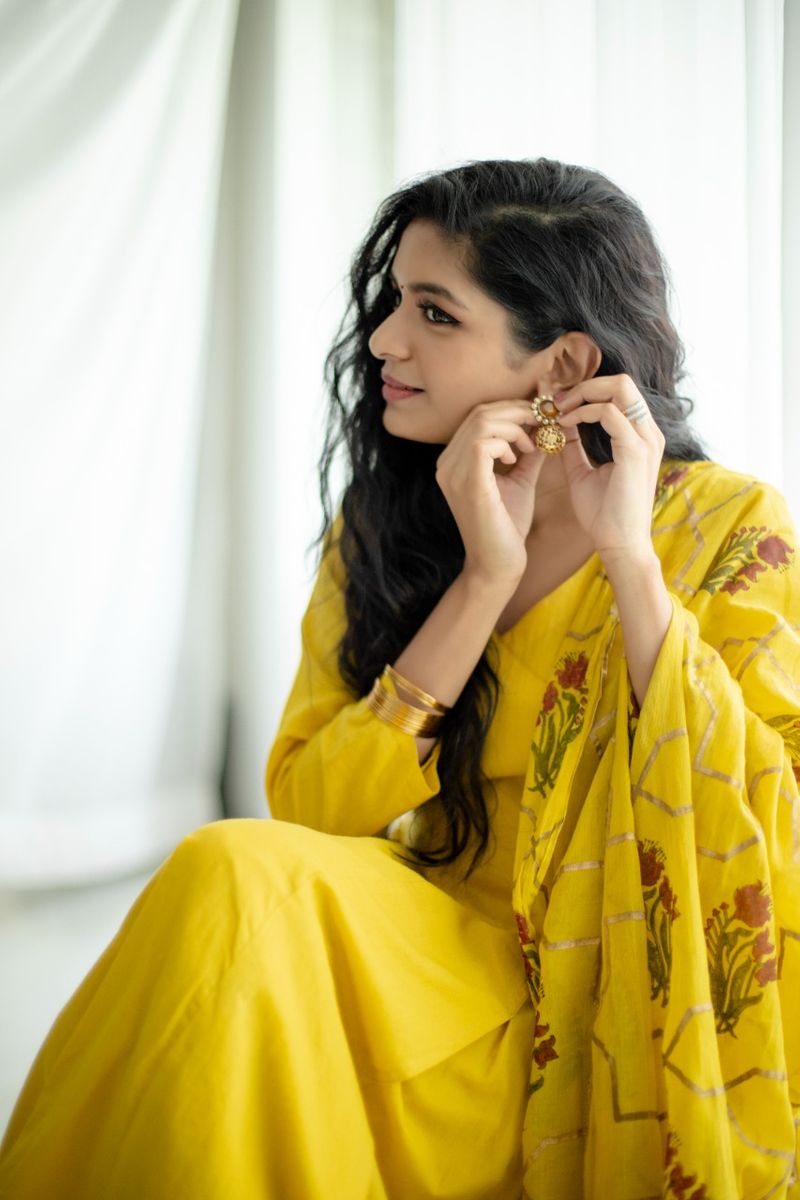 Viruman movie actress aditi shankar yellow color salwar photos viral in internet