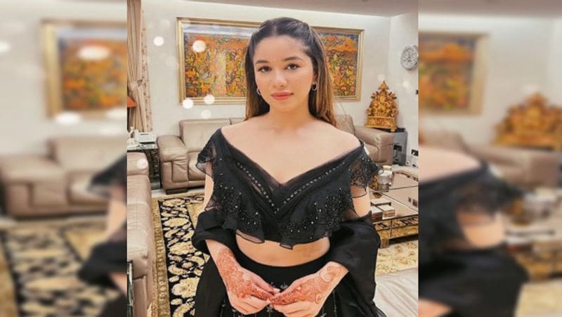 Sachin Tendulkars daughter Sara Tendulkar shares her Diwali look pictures Fans asked about break up with Shubman Gill