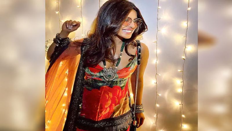 priyanka chopra shared photo on retro look in lilly sing diwali party NTP