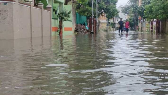 Flood alert issued after heavy rains in Chennai Flood alert issued after heavy rains in Chennai