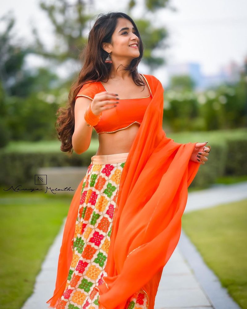 bigg boss fame deepthi sunain goes back less her latest photo sets fire to internet