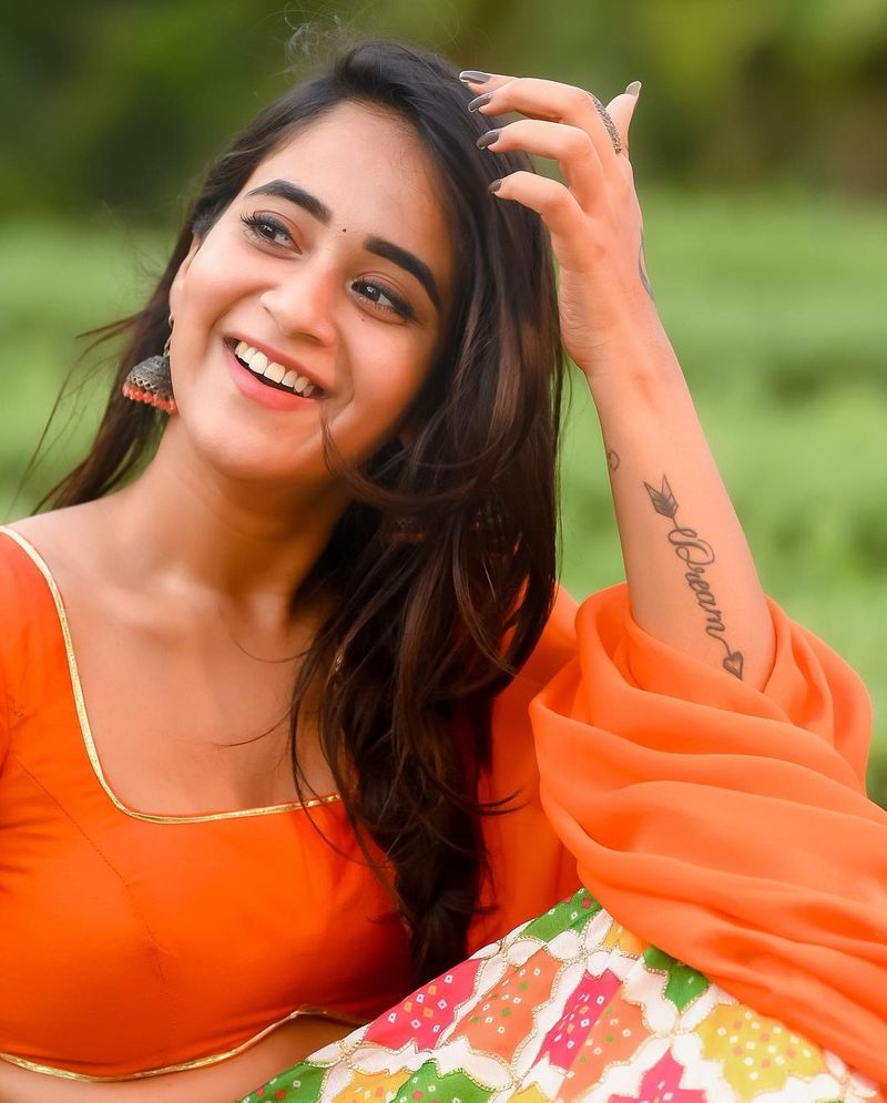bigg boss fame deepthi sunain goes back less her latest photo sets fire to internet