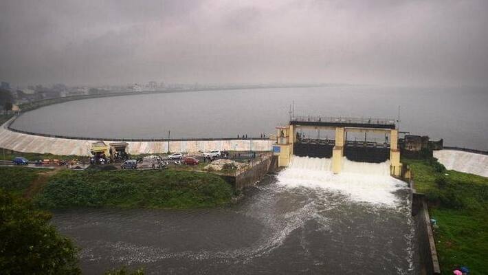 Collectors issue warning as Lakes to open Collectors issue warning as Lakes to open