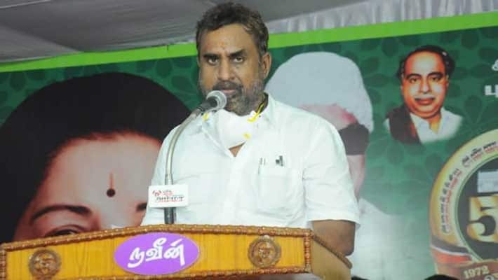 Chennai High Court adjourned judgment in SP Velumani case Chennai High Court adjourned judgment in SP Velumani case