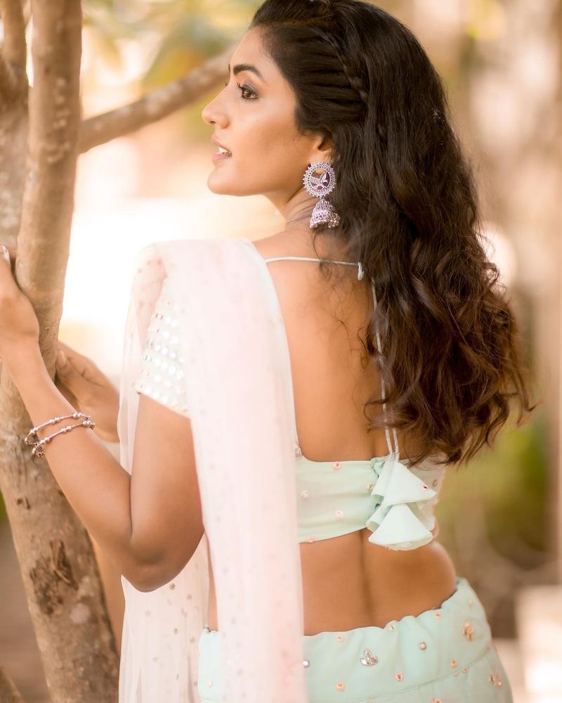 eesha rebba belly and back show fire on internet latest photos goes viral