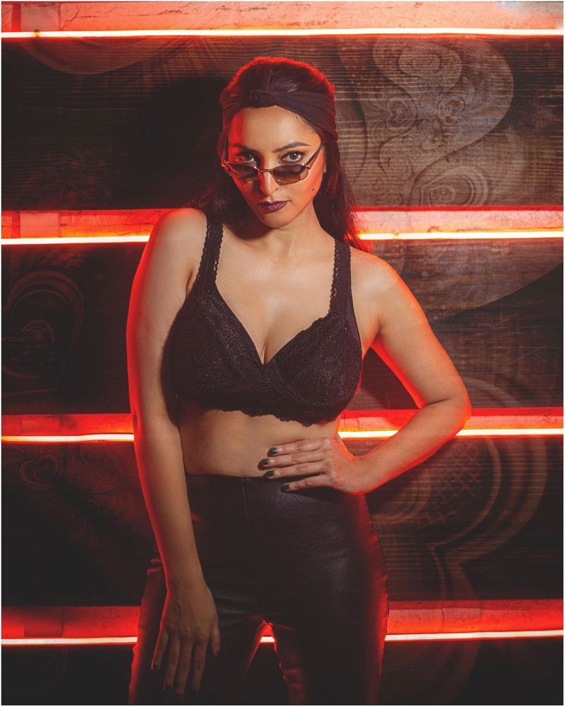 Kannada Actress meghana gaonkar photoshoot Viral In social Media