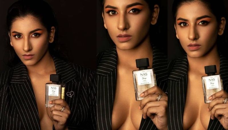 anchor vishnu priya open button showing without bra netizens trolling