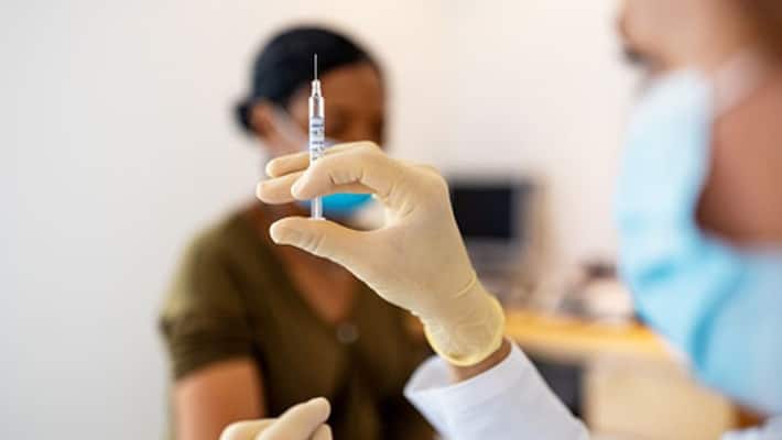 Maharashtra govt to Centre Reduce gap between two doses to speed up vaccination drive gcw Maharashtra govt to Centre Reduce gap between two doses to speed up vaccination drive gcw