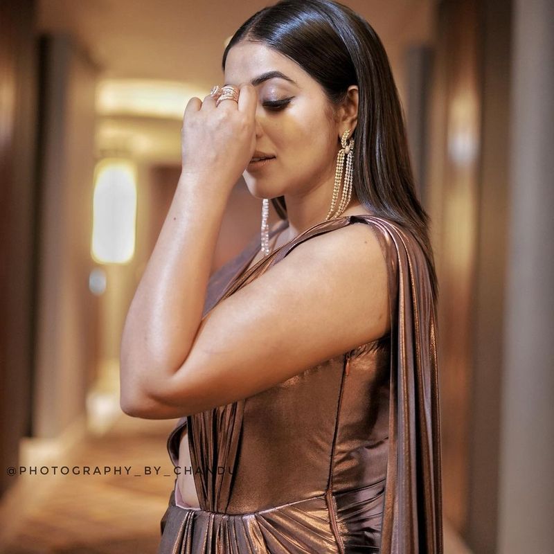 poorna hottest stunning photos raise heat on fans pics trending