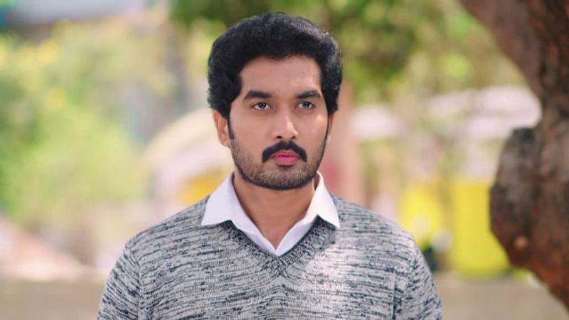 Soundarya convinces Karthik to do the ritual in todays Karthika deepam serial episode