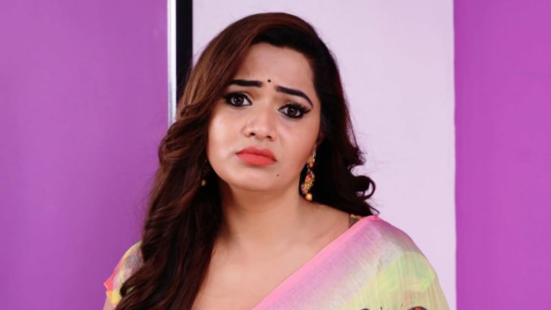 Soundarya convinces Karthik to do the ritual in todays Karthika deepam serial episode