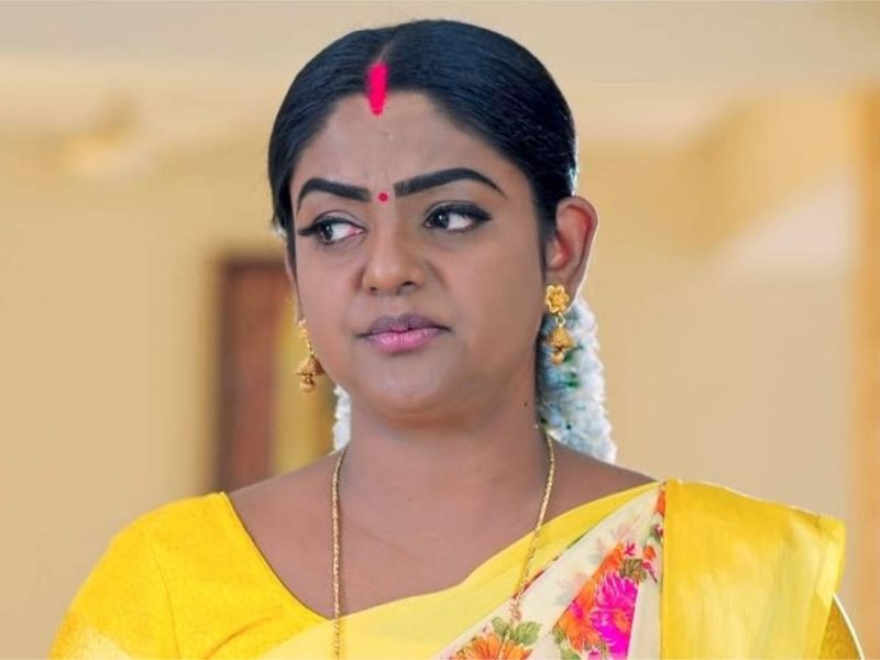 Soundarya convinces Karthik to do the ritual in todays Karthika deepam serial episode