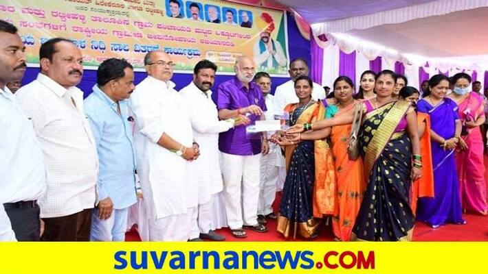 Agriculture Minister BC Patil Talks Over Women grg Agriculture Minister BC Patil Talks Over Women grg